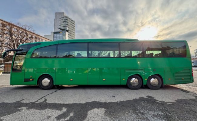mercedes-travego-zielony